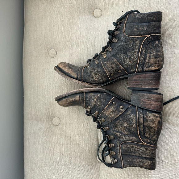 Women’s Freebird boots size 7 - Picture 5 of 10